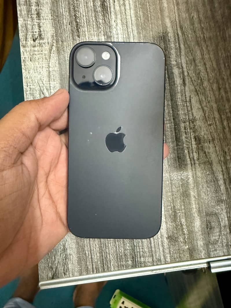 Apple iPhone 15 4