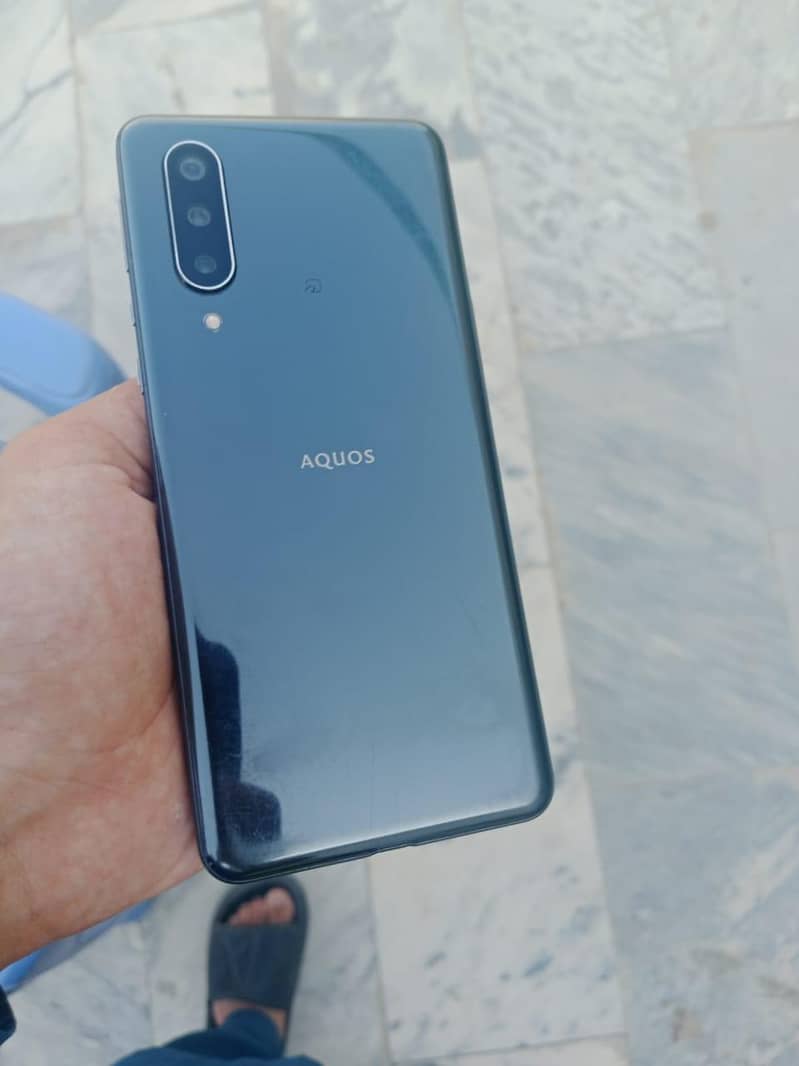 Sharp Aquos Zero 0