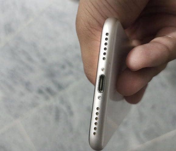 Apple iPhone SE 3 generation 2