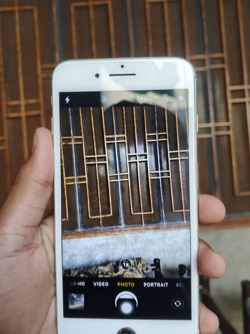 Apple iPhone 8 Plus 1