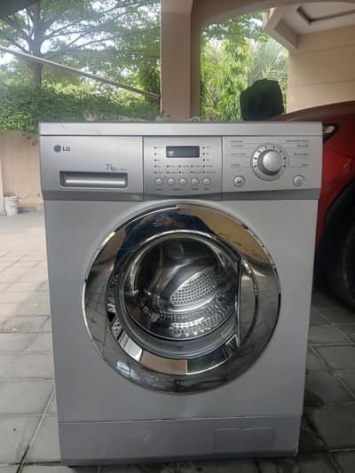 LG Fully Automatic 7KG washing machine