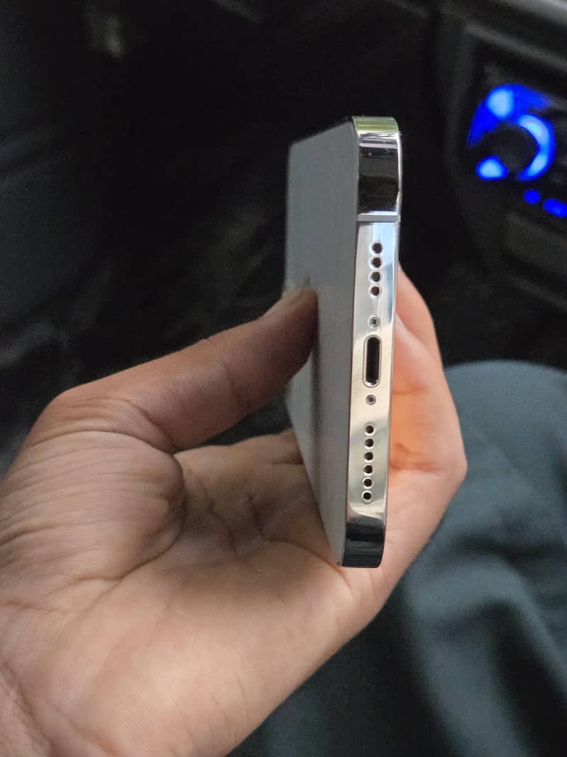 iPhone 12 Pro Max 5