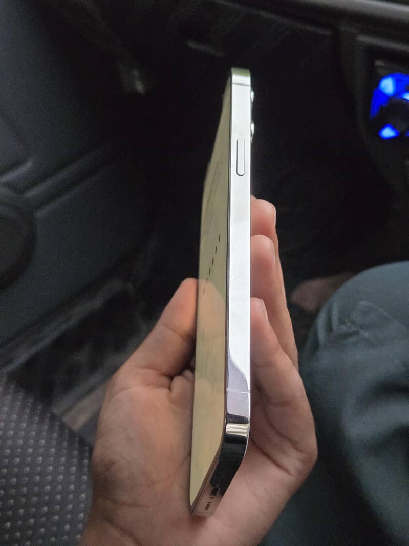iPhone 12 Pro Max 6