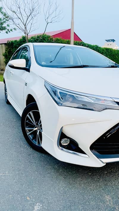 Toyota Altis Grande 1.8CVT-i 2021-Low Mileage-Bumber to Bumper geniun
