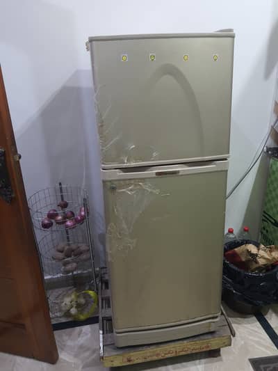 Dawlance 2-Door Medium Refrigerator 100% Working, Genuine Compressor