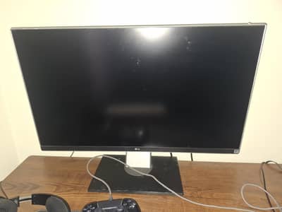 LG Ultra HD 4K Monitor 27" 60 Hz (27MU88-W)