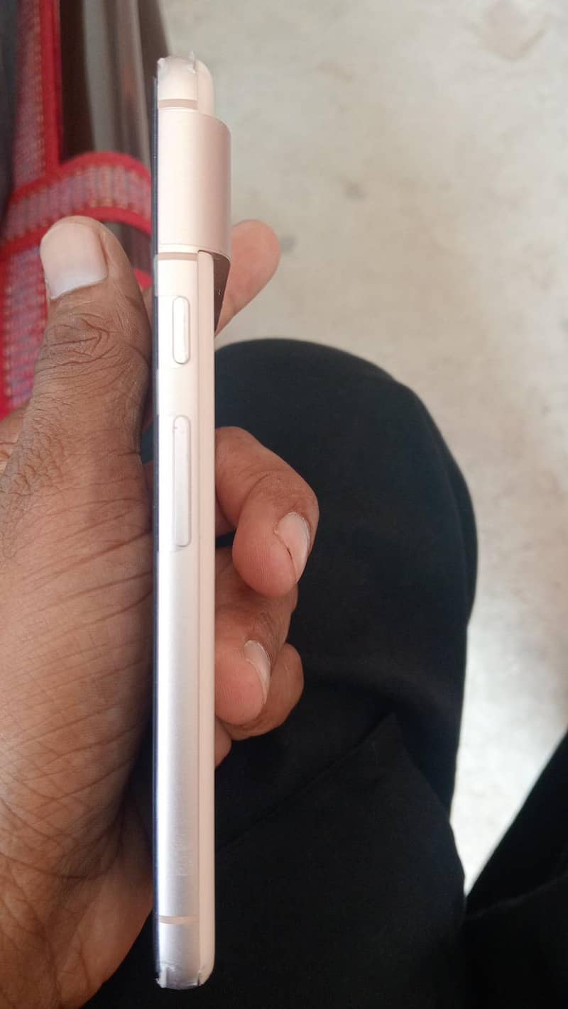 Google Pixel 8 3