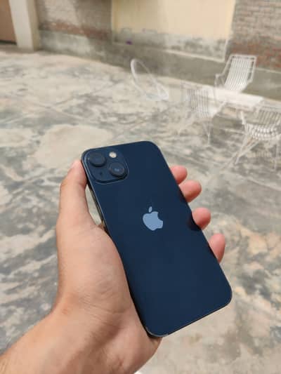 Apple iPhone 13