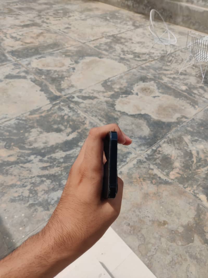 Apple iPhone 13 3
