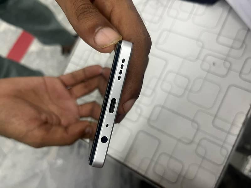 Realme C71 4