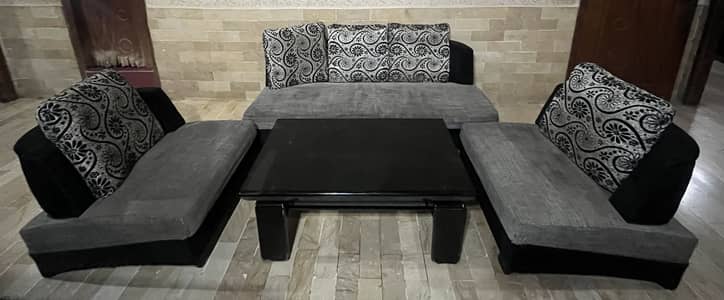 5 seater Sofa set with table