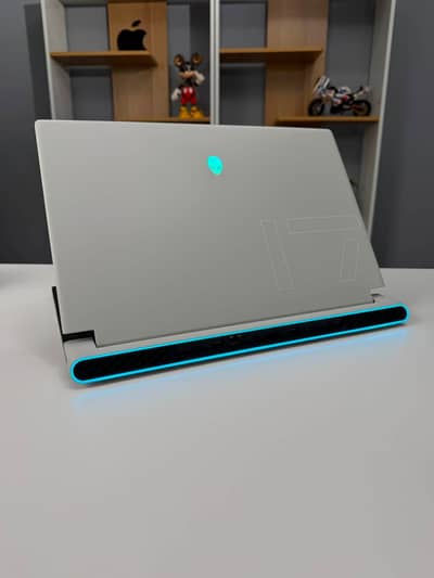Alienware M17 R2 ( RTX 3080Ti) Intel i9 - 12900HK RamDDR5 64GB SSD 4TB
