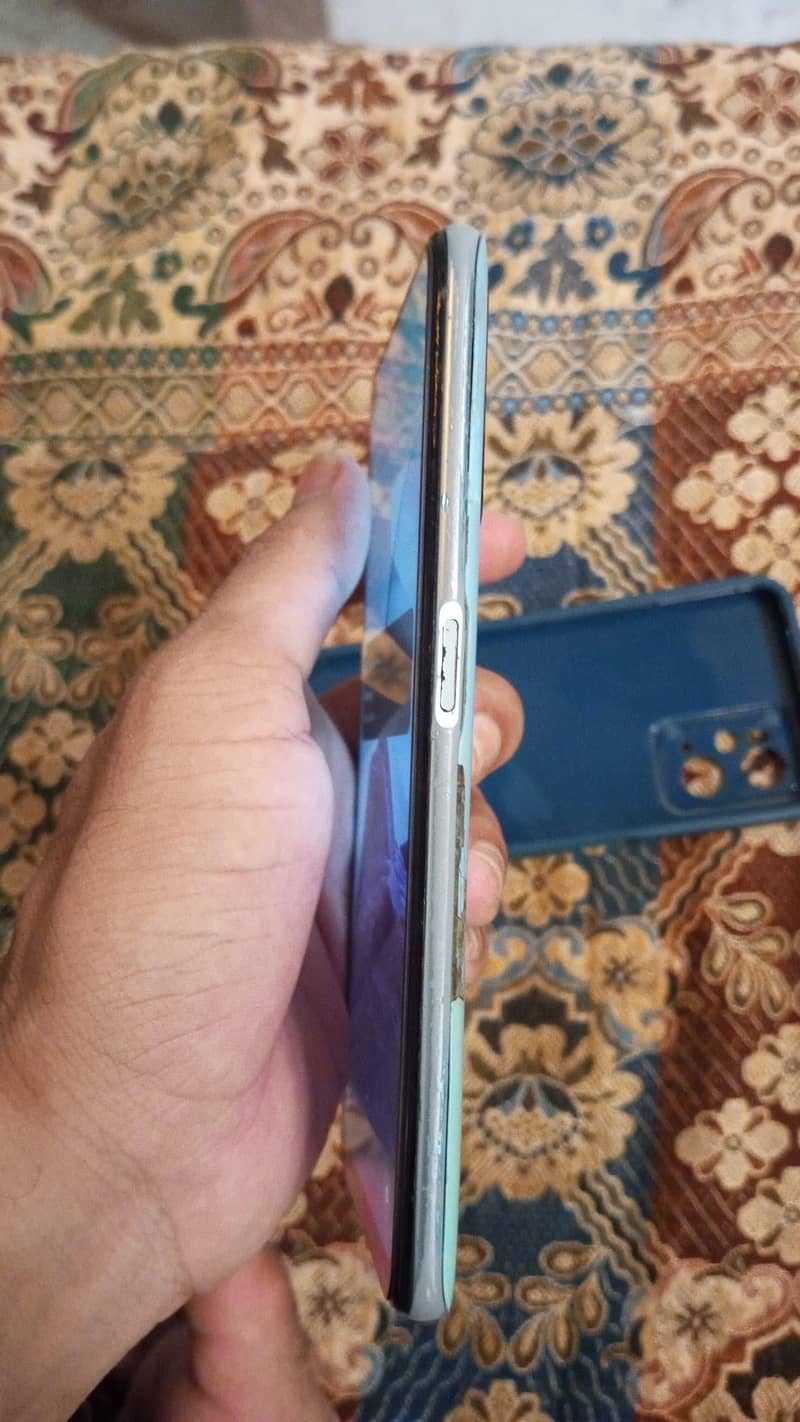 OPPO A76 3