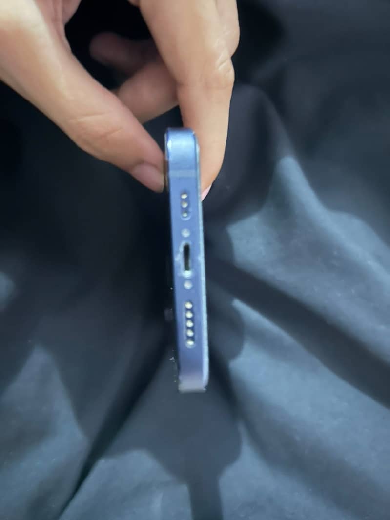 Apple iPhone 12 3