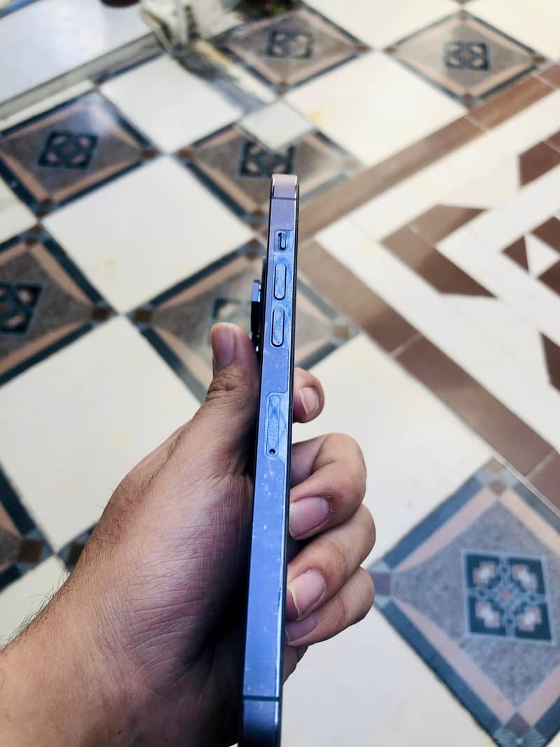 Apple iPhone 14 Pro Max 4