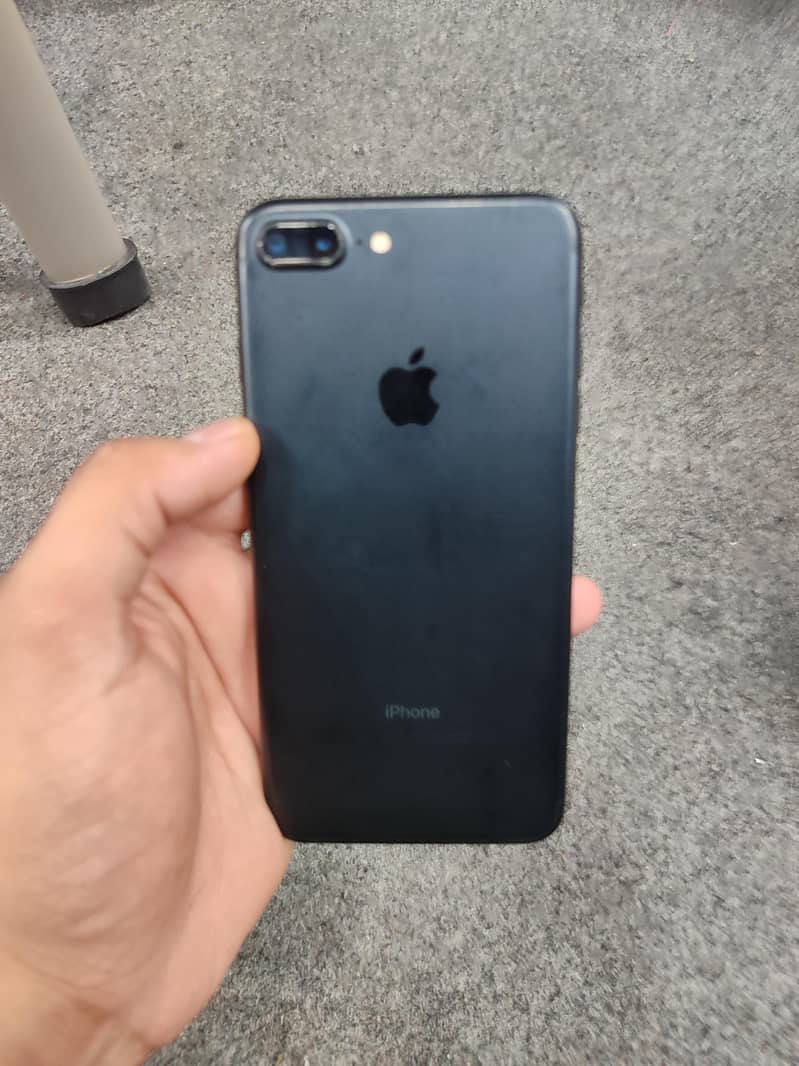 Apple iPhone 7 Plus 1