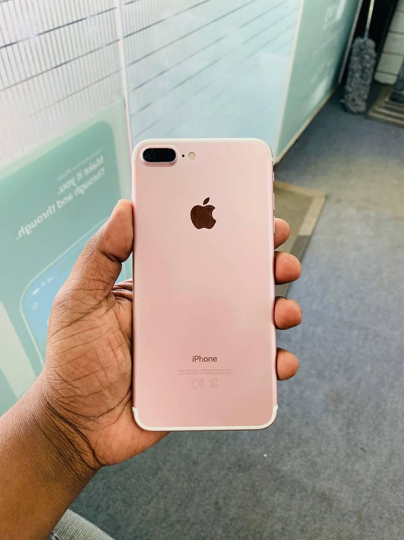 Apple iPhone 7 Plus 0