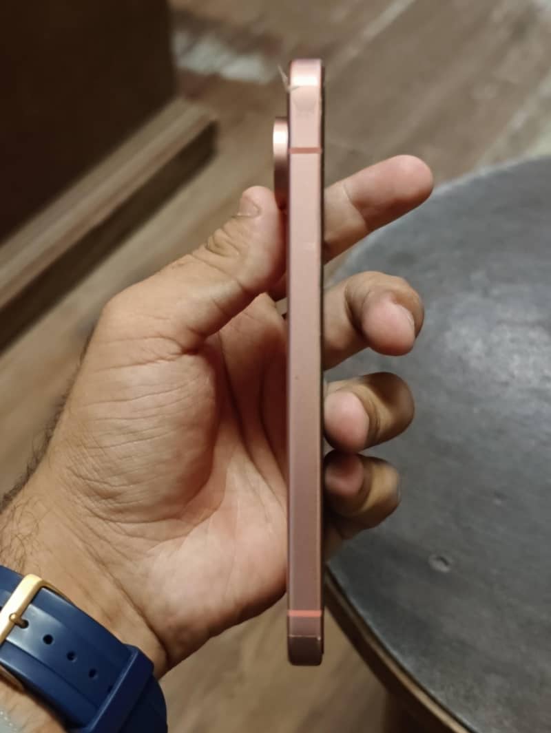 Google Pixel 9 4