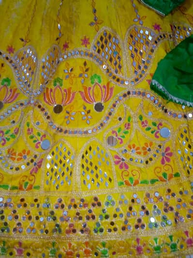 mehndi lehnga