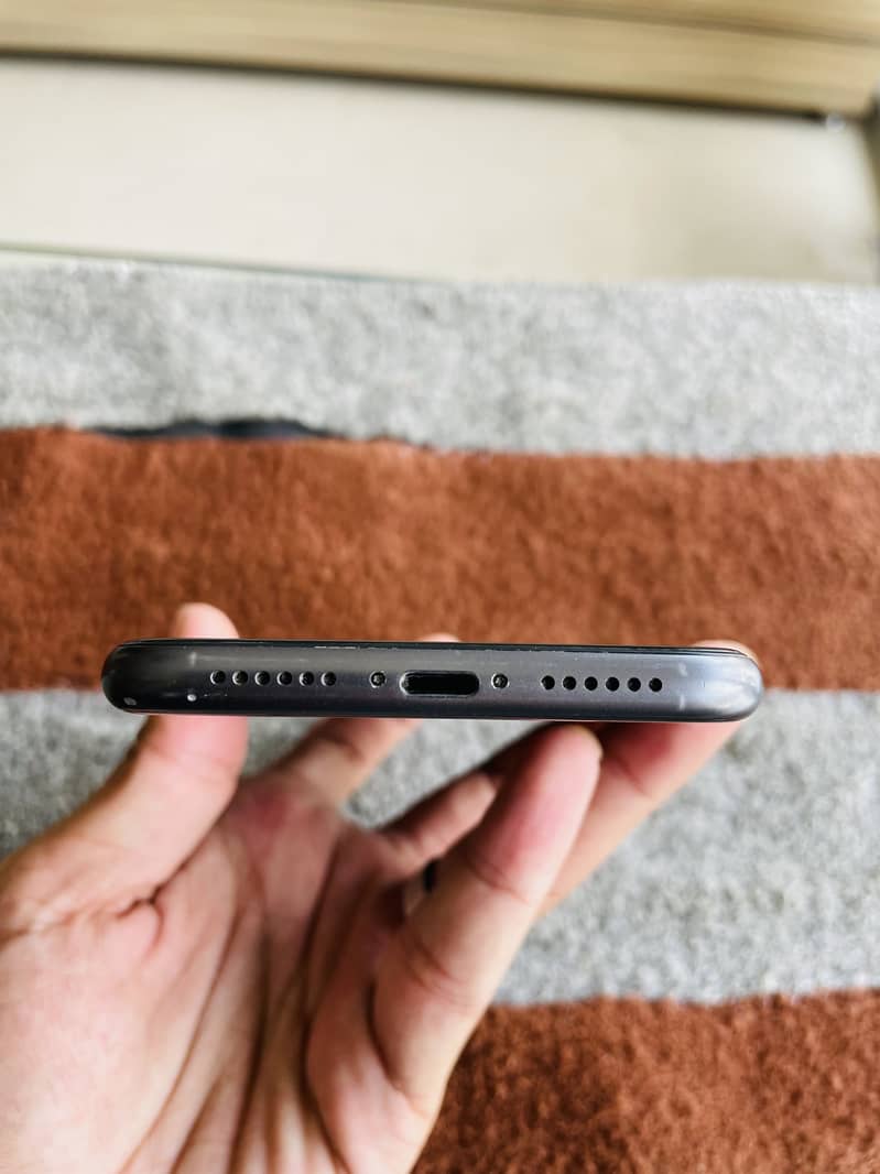 Apple iPhone 11 5