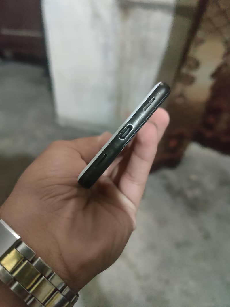 Google Pixel 6A 5