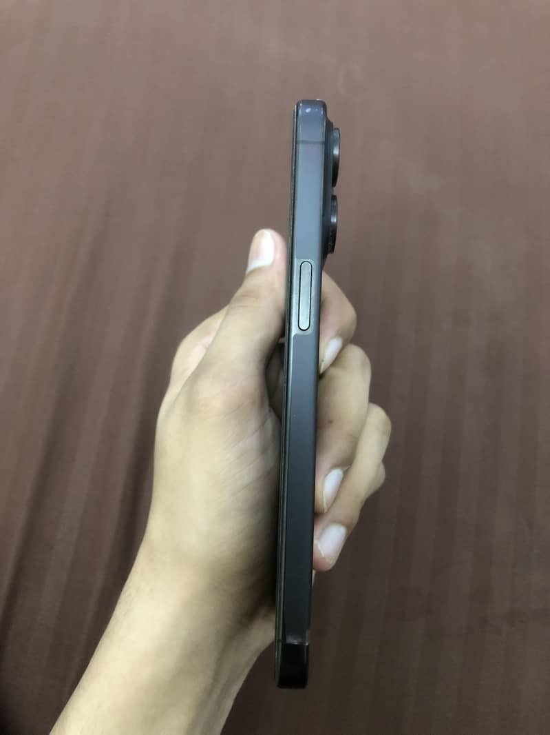 Apple iPhone 15 Pro Max 1