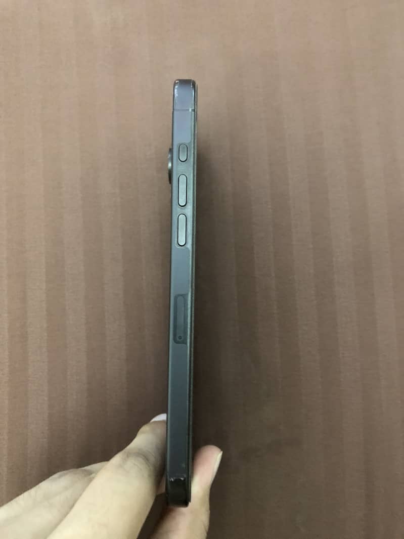 Apple iPhone 15 Pro Max 3