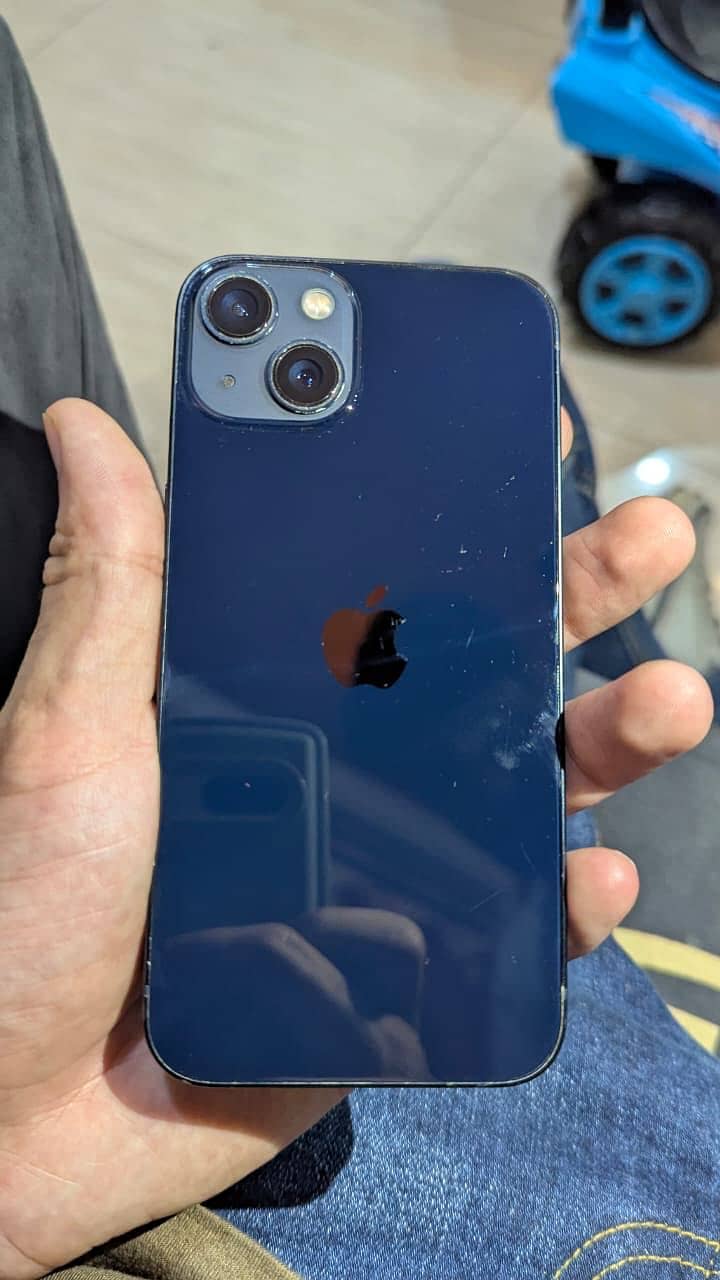 Apple iPhone 13 2