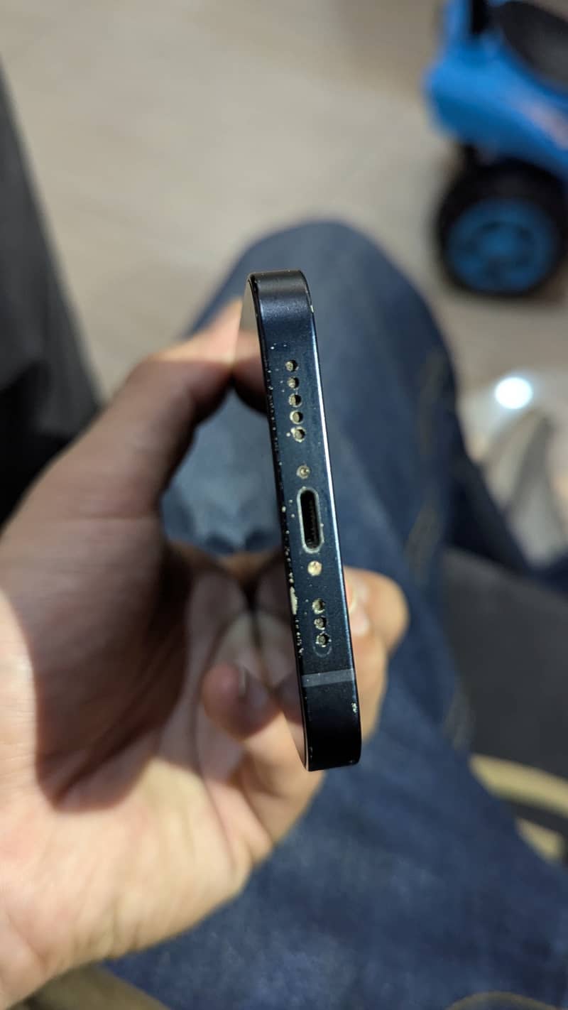 Apple iPhone 13 7