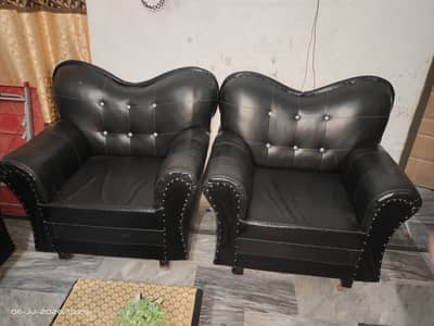 5 seater sofa set with 1 large table 2 small table