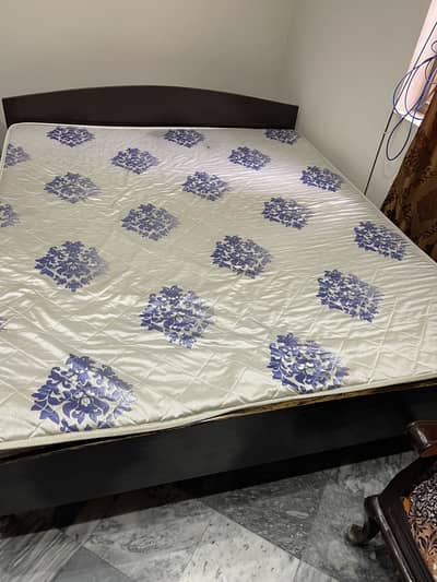Bed and mattres