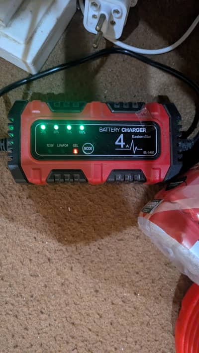12V Charger , 4A , Automatic