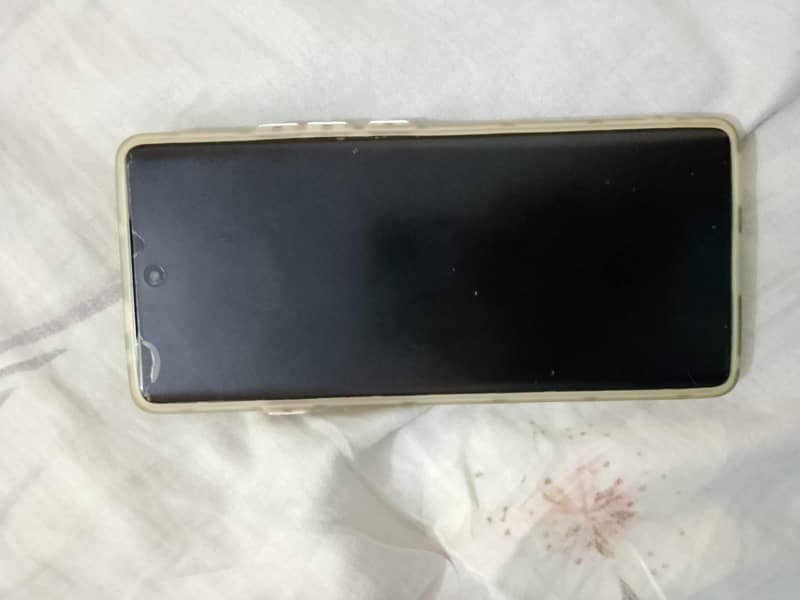 Tecno CAMON 40 Pro 1