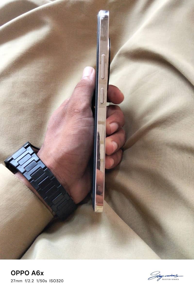 Realme 12 Plus 3