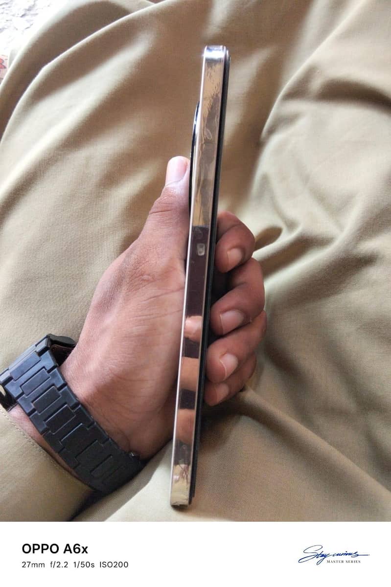 Realme 12 Plus 5