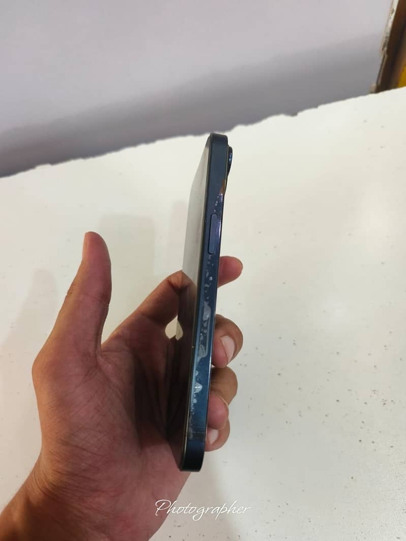 iPhone 13 1