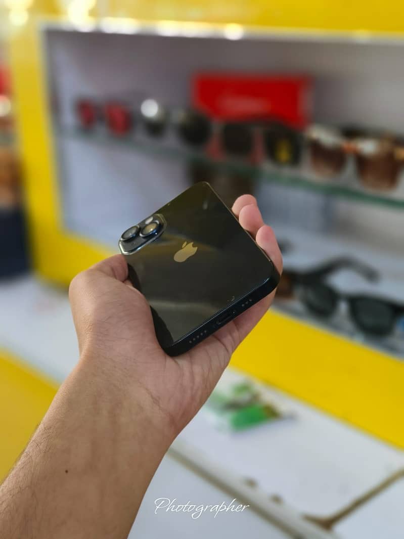iPhone 13 2