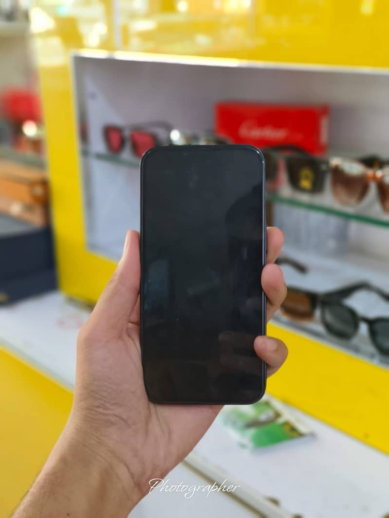 iPhone 13 3