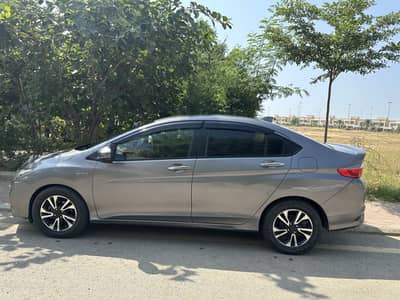 Honda Grace Hybrid 2019