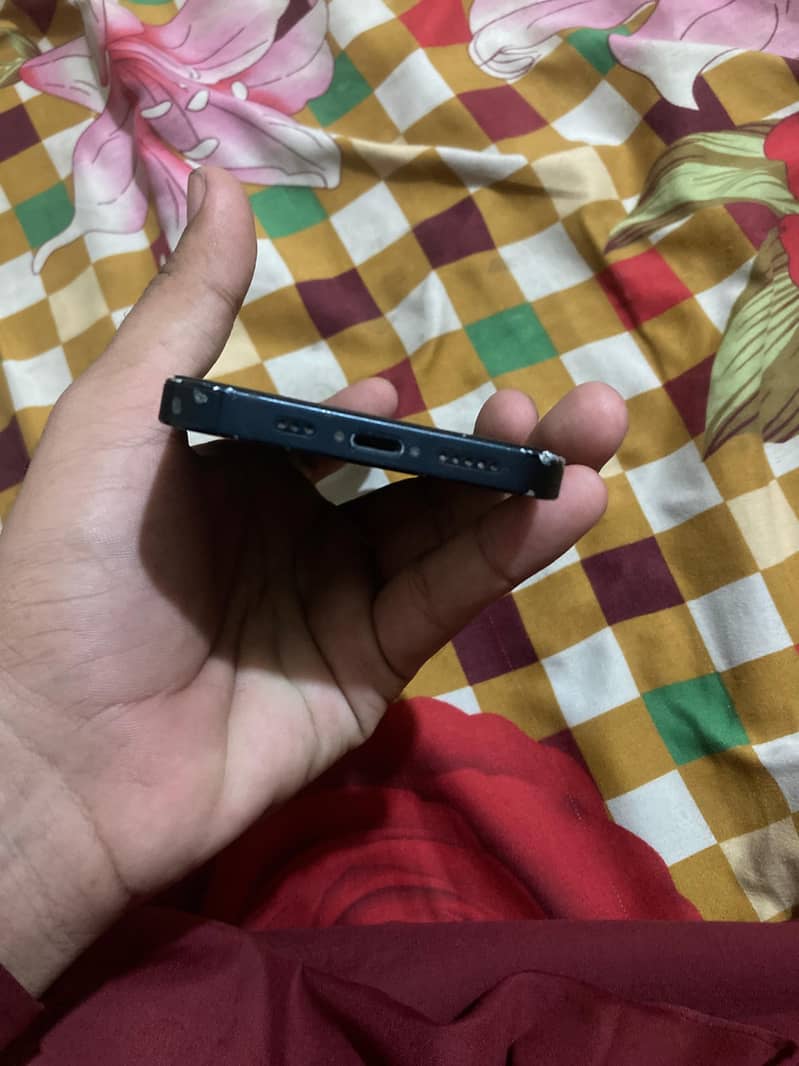 Apple iPhone 14 5