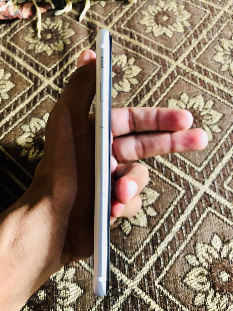 Apple iPhone SE 4