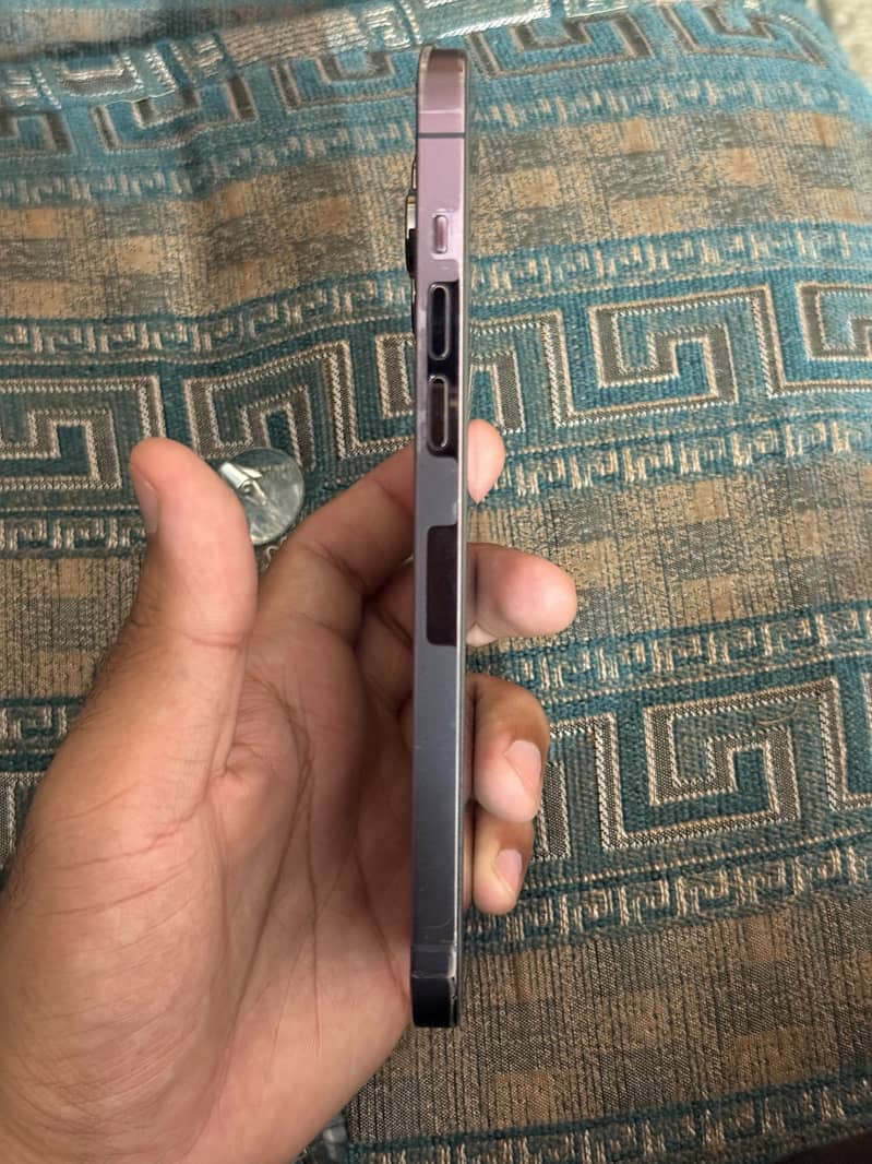 Apple iPhone 14 Pro Max 1
