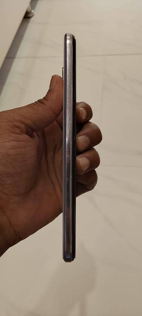 Vivo V21 6