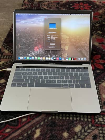 MacBook Pro 2019 model Retina display 13 inch 8/256