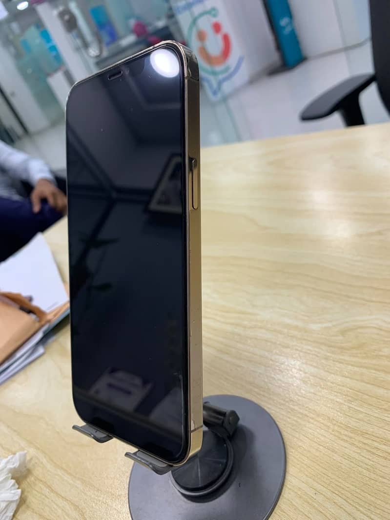 Apple iPhone 12 Pro Max 3