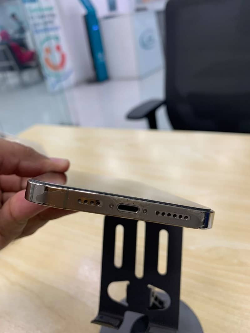 Apple iPhone 12 Pro Max 2