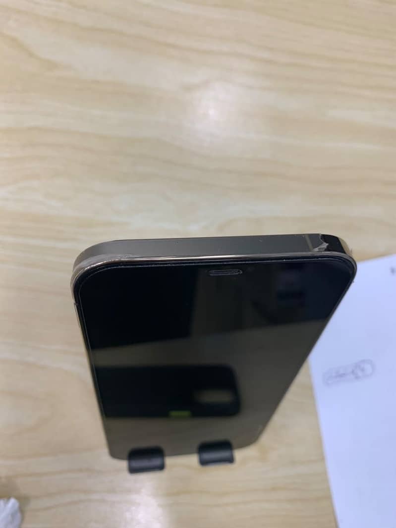 Apple iPhone 12 Pro Max 4