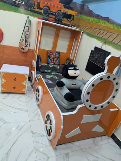 TRAIN BED