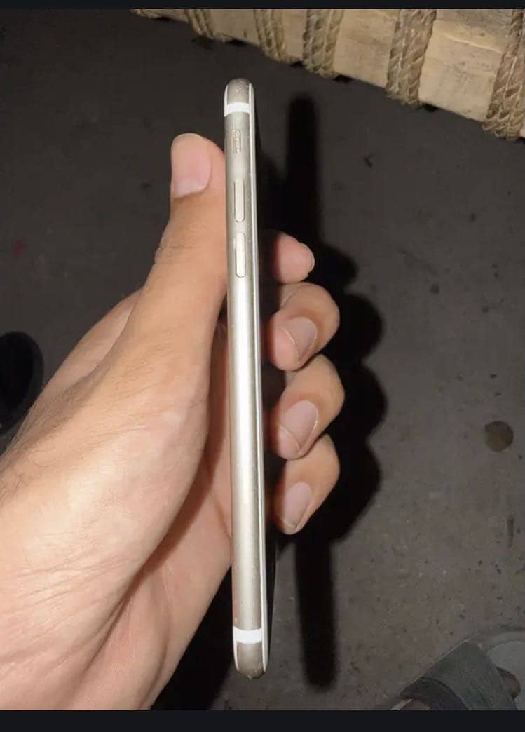 Apple iPhone 7 1