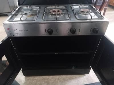 cooking range with cabnets
